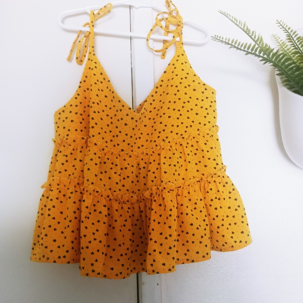 Juniors  .Cute yellow cami with small hearts